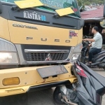 Sopir Truk Tabrak 2 Sepmor di Jeunieb Bireuen Diamankan, 1 Meninggal, 2 Korban Kakak Adik ke RSUD